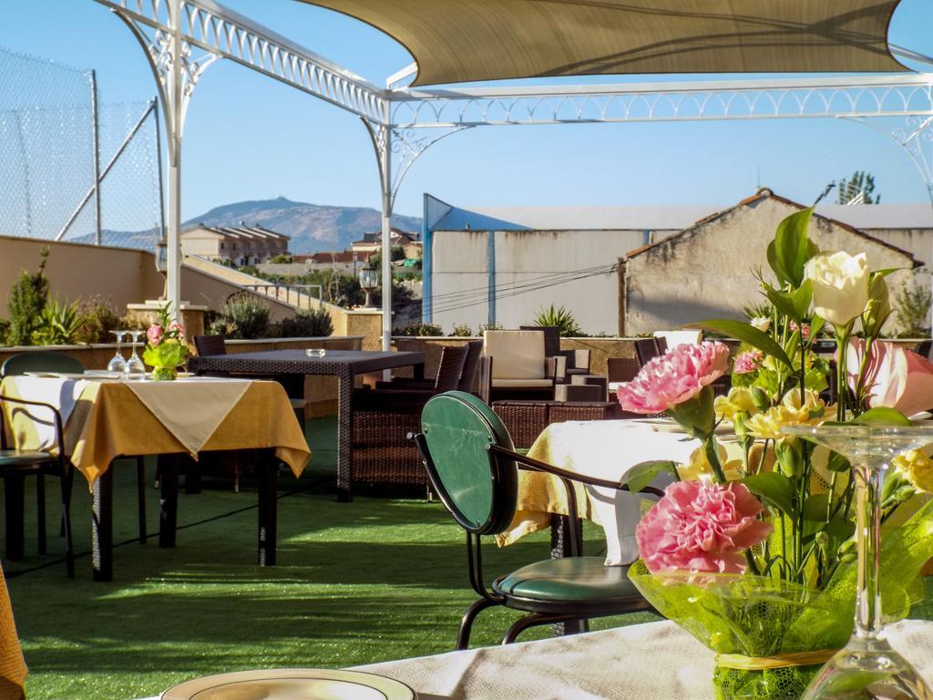 Hotel Poniente Moraleda De Zafayona Екстериор снимка