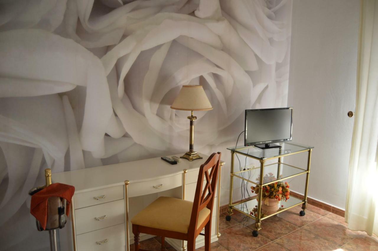 Hotel Poniente Moraleda De Zafayona Екстериор снимка