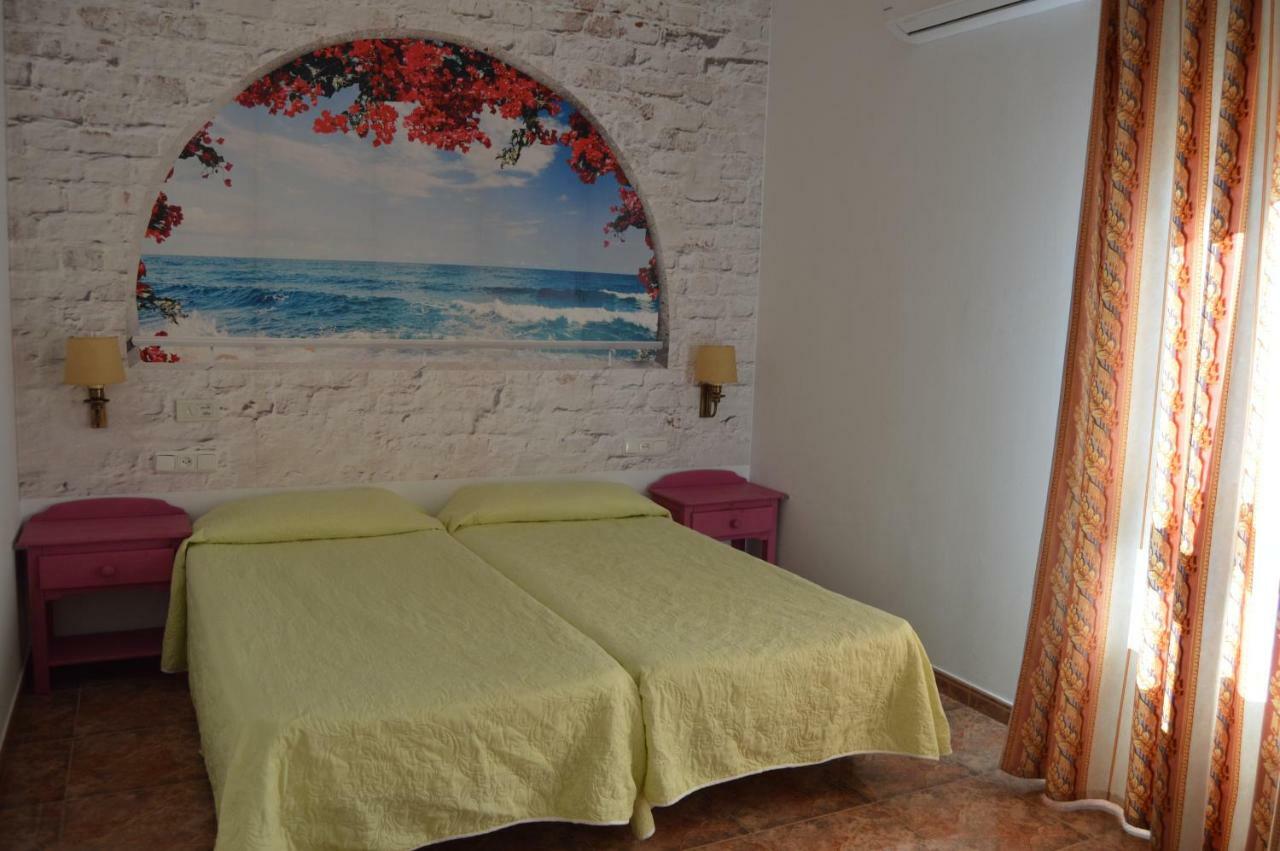 Hotel Poniente Moraleda De Zafayona Екстериор снимка
