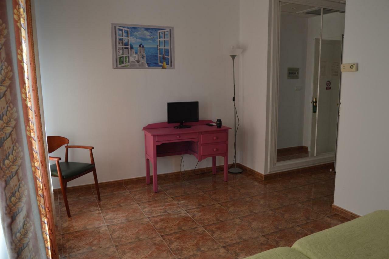 Hotel Poniente Moraleda De Zafayona Екстериор снимка